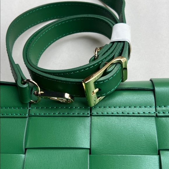 Isadora Made in Italy Kelly Green Woven Leather Crossbody Bag - Picture 15 of 17